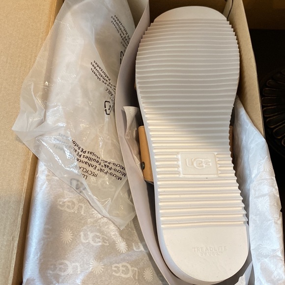 100% authentic Ugg women sandals size 11m. Brand new in original box. - Picture 4 of 5